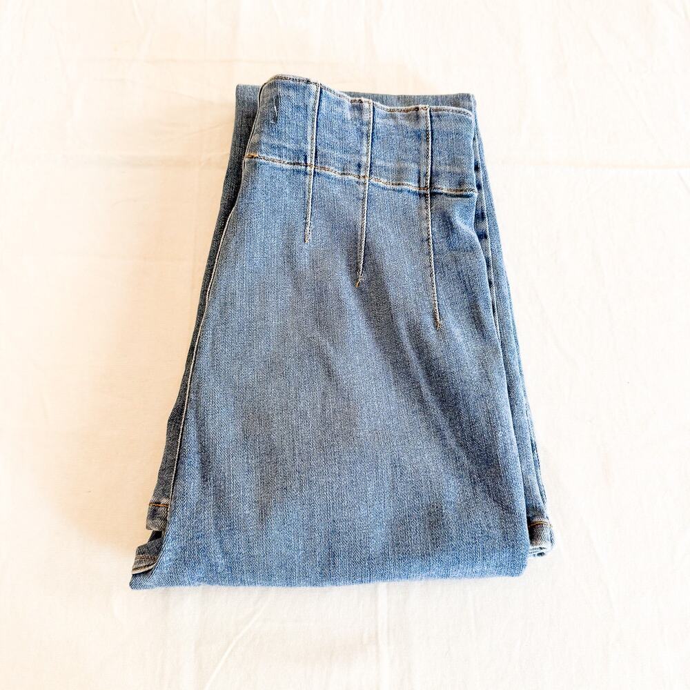 We The Free Flare Light Wash Denim Jeans Size 31